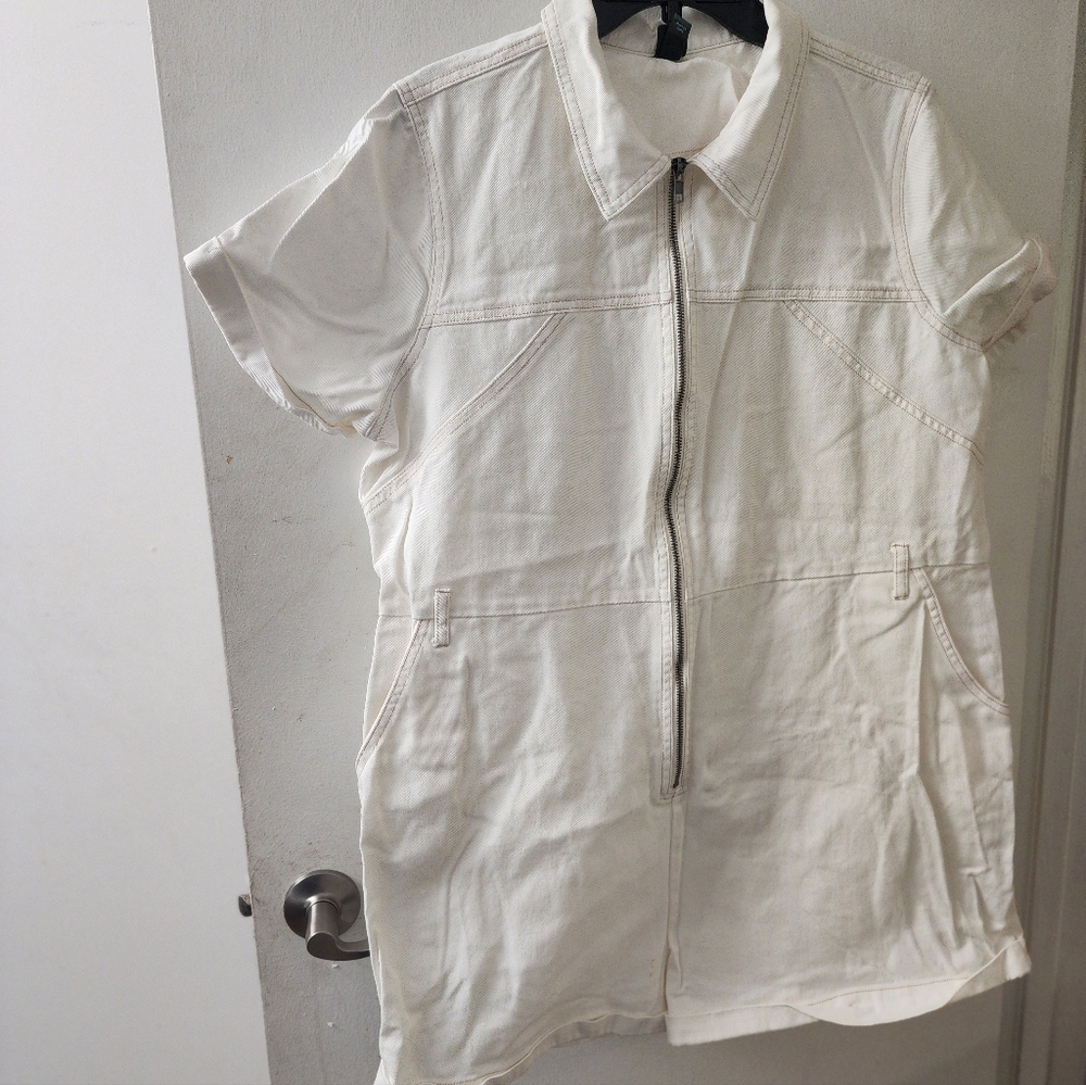 JUMPSUIT JEAN SHORTS SIZE XXLARGE WHITE FRONT ZIPPER BY WILD FABLE